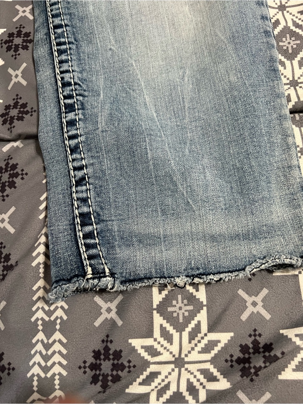 Vigoss Light Wash Capri that were cut by previous owner - Picture 2 of 11